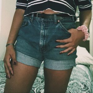 •handmade Levi shorts 🌸